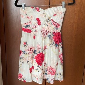 🌺🌸 Kimchi Blue strapless floral dress